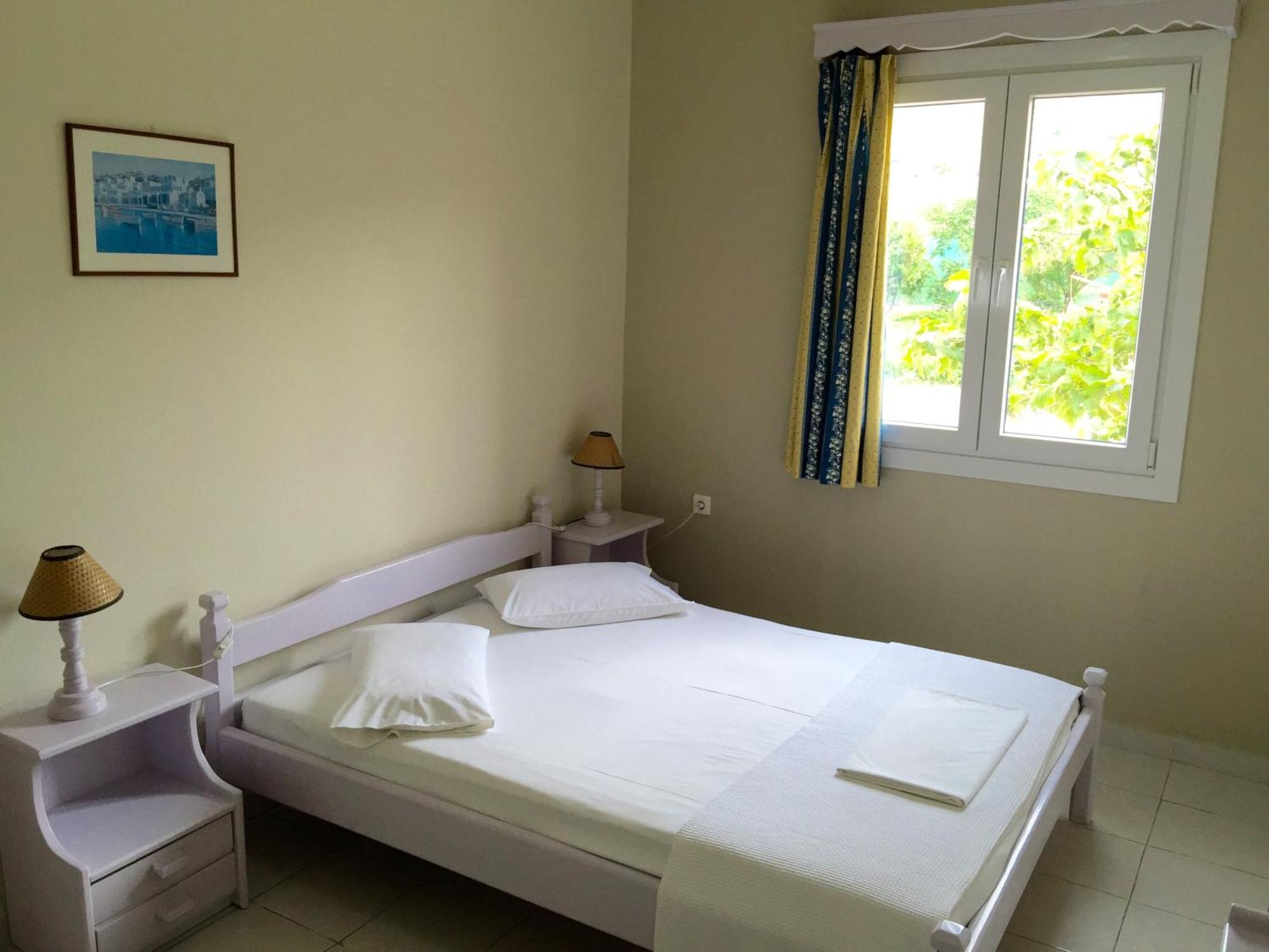 Kionia Apartments Luaran gambar